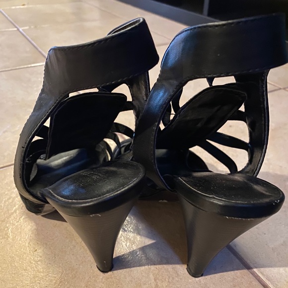 High-Heel Sandals Black 👠💍 - Picture 3 of 3